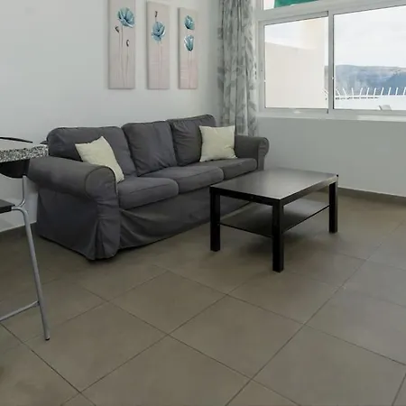 Cristianos, Ocean And Harbour View, Pedestrian Apartment *